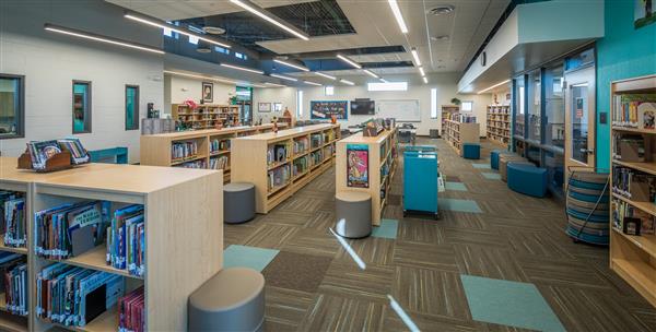 the inside of the arroyo library